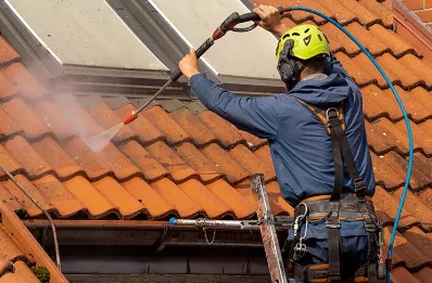 Démoussage et hydrofuge de toiture à Aignan